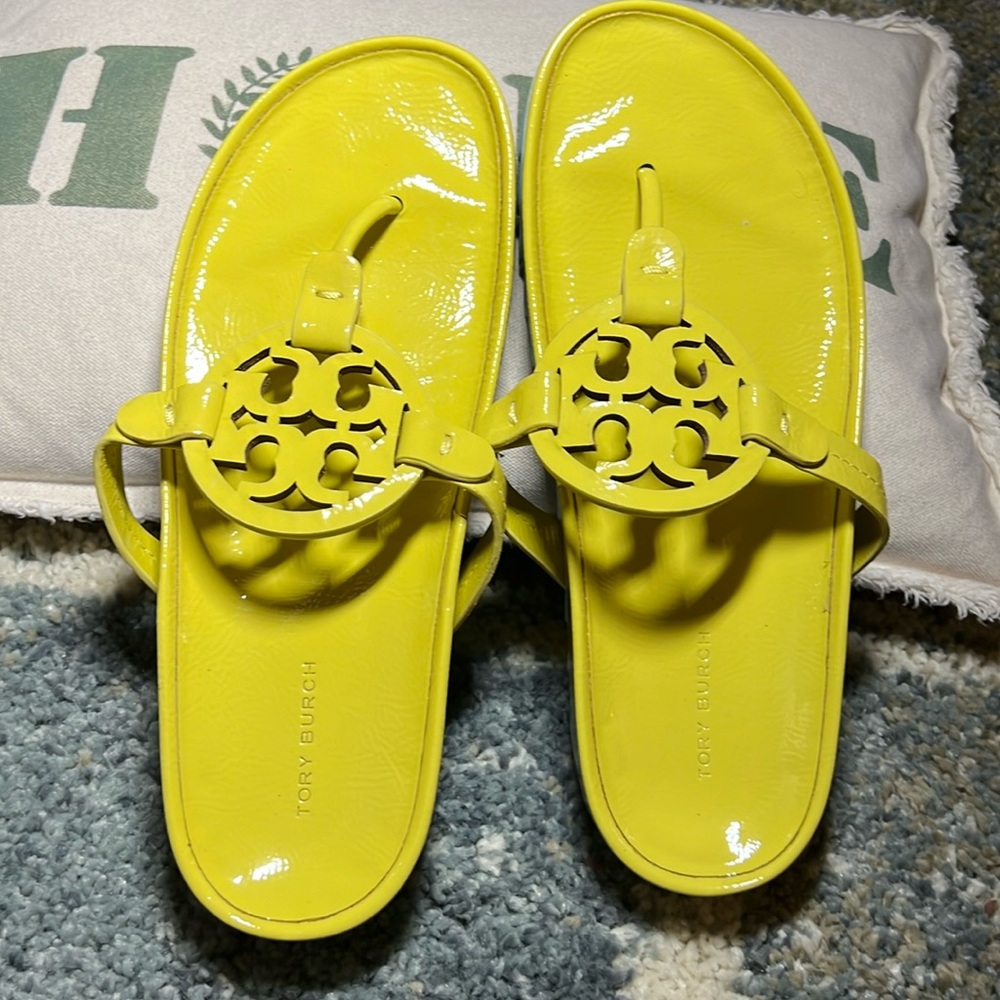 TORY BURCH- MILLER CLOUD LUG SANDAL size 8 lightly used